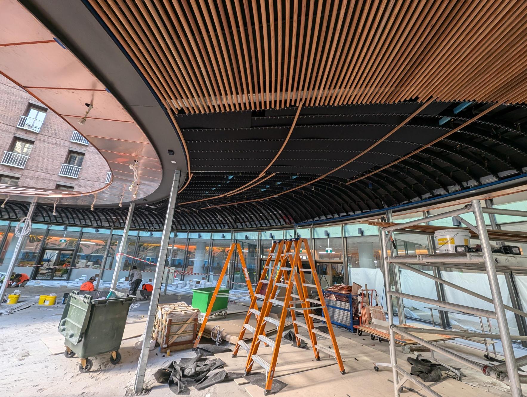 Courtyard amphitheatre under the radial soffit